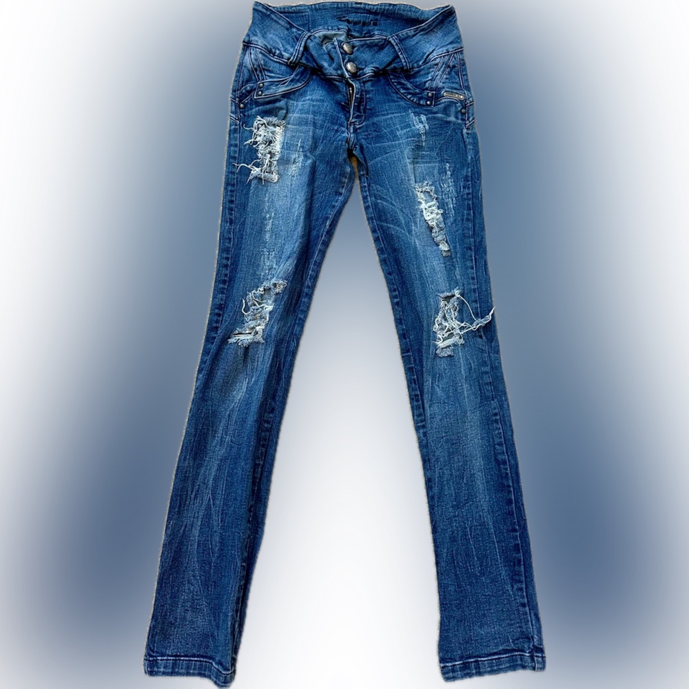 Gorgeous Trucco’s distressed jeans